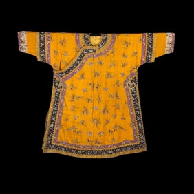 Chinese Qing Dynasty yellow satin cloak with floral and butterfly patterns
