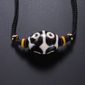 Pure Dzi Bead Necklace from the Tang Dynasty of China