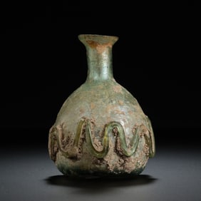 Chinese Tang Dynasty glass bottle