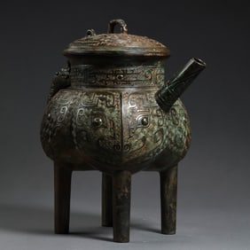 Bronze pot with animal mask design from the Shang and Zhou Dynasties in China