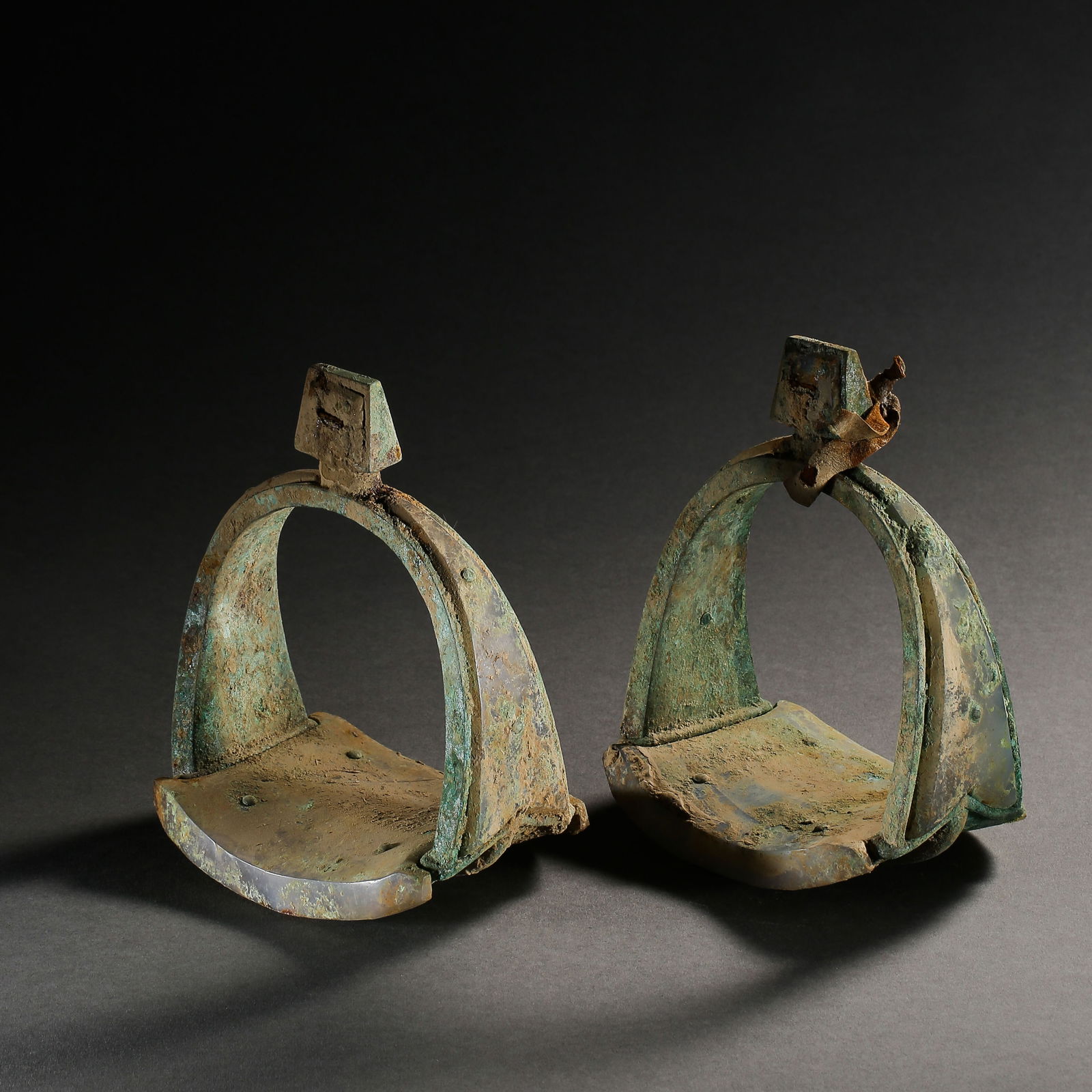 A pair of Chinese Liao Dynasty agate bronze stirrups (1 of 7)
