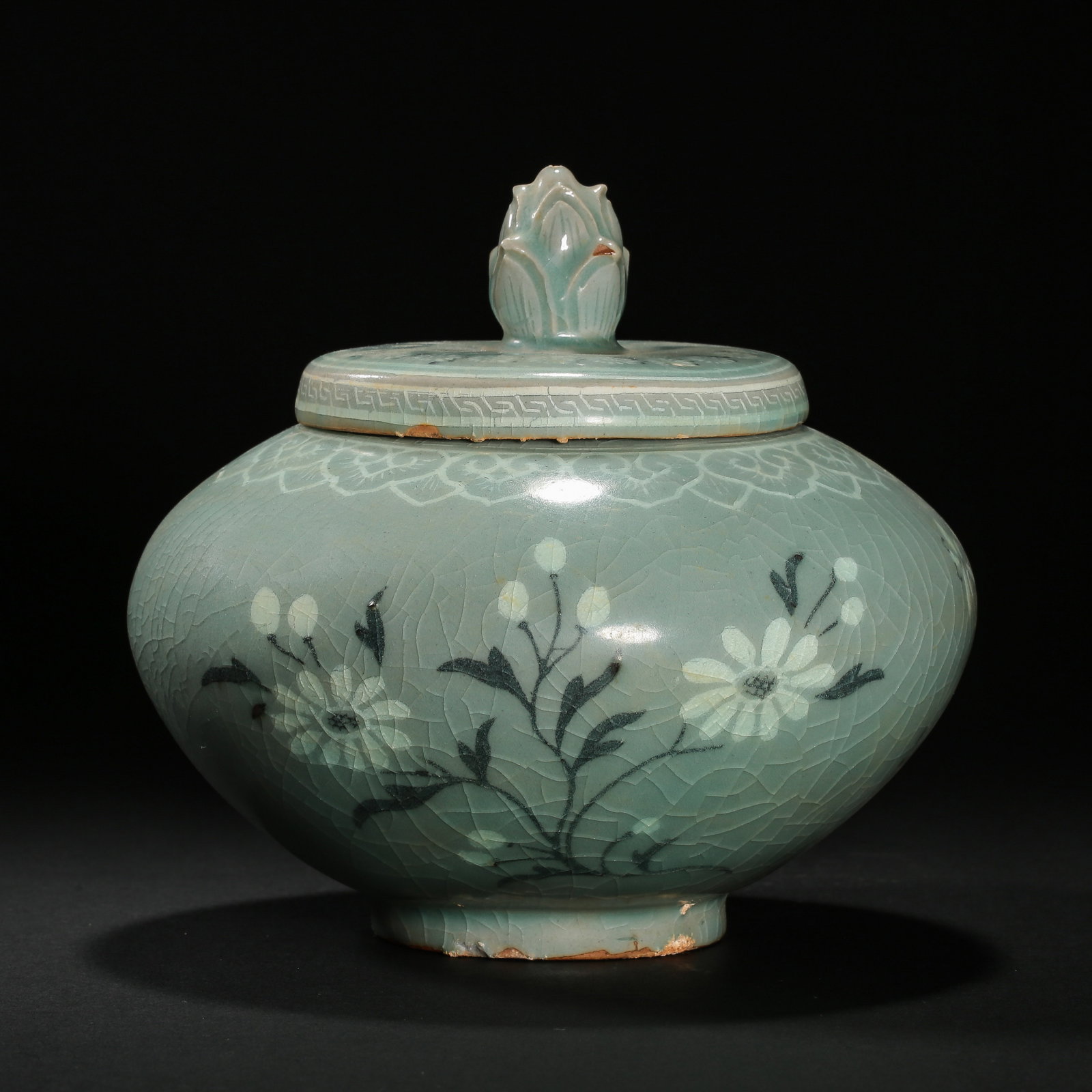 Korean Goryeo celadon black and white inlaid floral pattern covered jar (1 of 7)