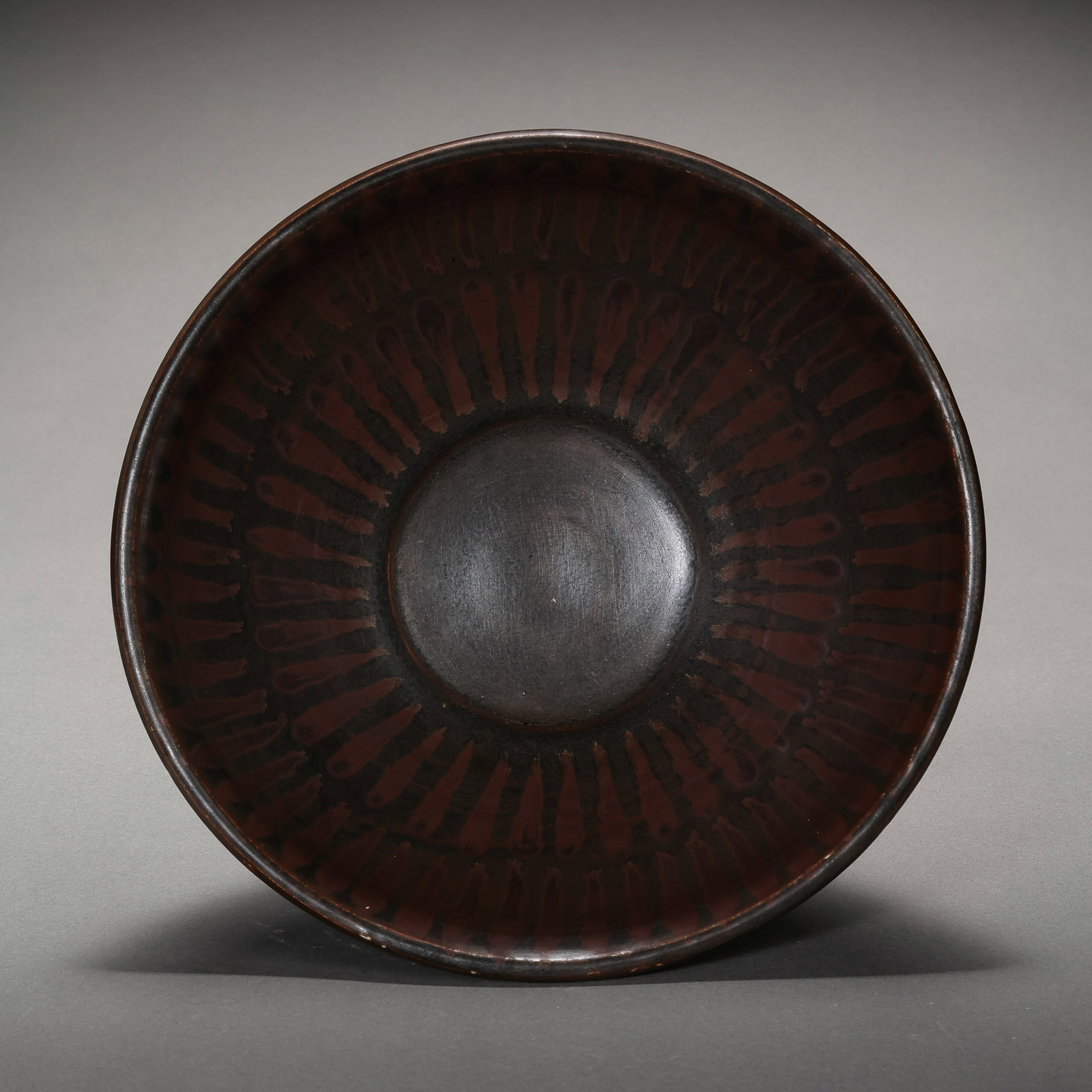 Large iron-patterned bowl from Cizhou ware, Northern Song Dynasty, China (1 of 7)