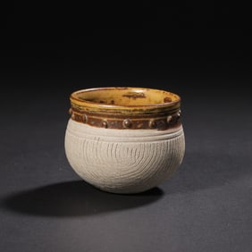 Early Northern Song Dynasty Chinese Yellow-glazed Plain Jar with Drum-nail Pattern and Constricted