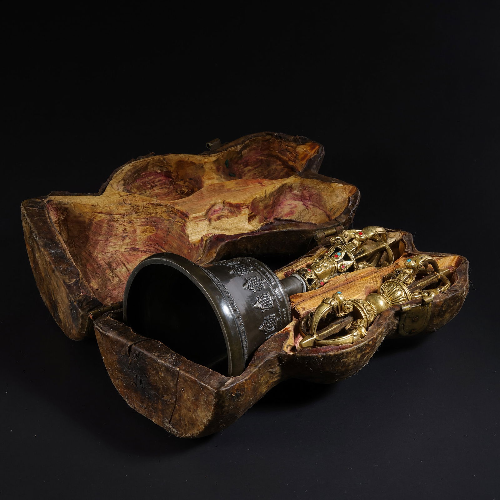 A RARE AND COMPLETE GILT-BRONZE RITUAL BELL AND VAJRA SET,GHANTA ANDVAJRATIBET, 18TH – 19TH (1 of 18)