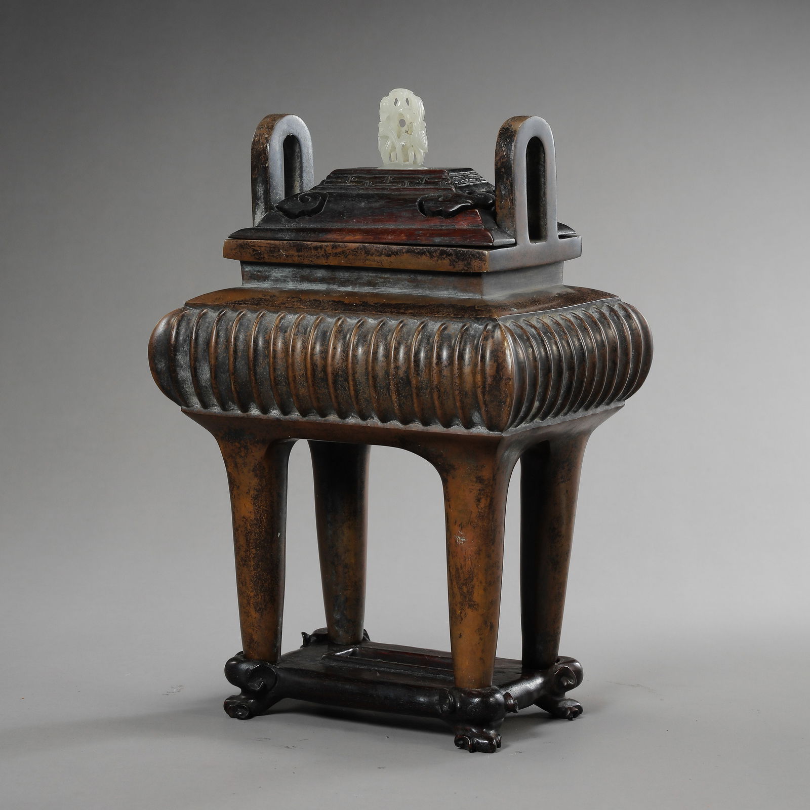 A RARE AND MAGNIFICENT BRONZE INCENSE BURNER MARK AND PERIOD OF XUANDE (1426-1435): Dimensions and Weight Height : 20.5 cm (8 ? in.)Width : 15 cm (5 ? in.)Weight : 2,331 g (approx. 5.14 lbs)PROVENANCE A Private Collection, London, acquired in the early 1990s.*If you win the item, we