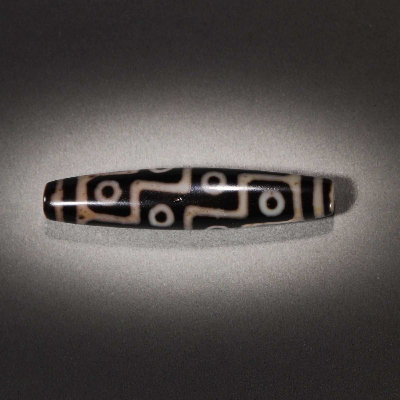 RARE AND MAGNIFICENT NINE-EYED 'PURE' DZI BEADTIBET, ANCIENT (1 of 6)