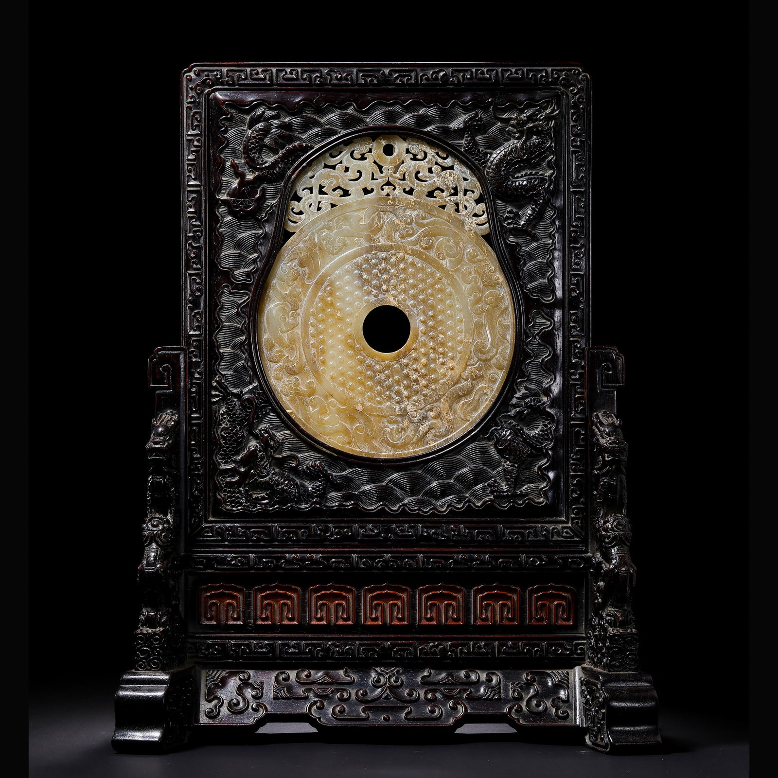Chinese Qing Dynasty Rosewood Inlaid Jade Disc Screen: H . 38.8cm . W . 31 cm . Weight 2089 gram .