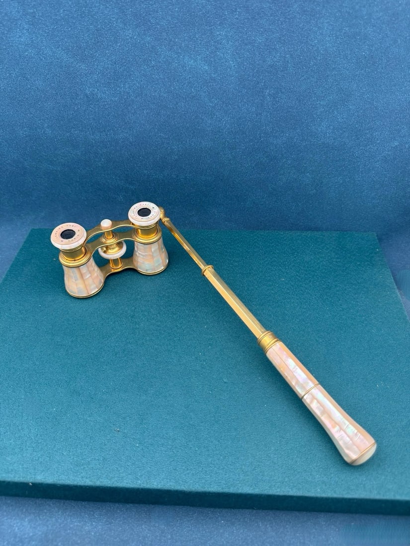 Collection Artwork File?19th Century Paris Lemaire Gilt Brass Mother-of-Pearl Opera Glasses with (1 of 7)