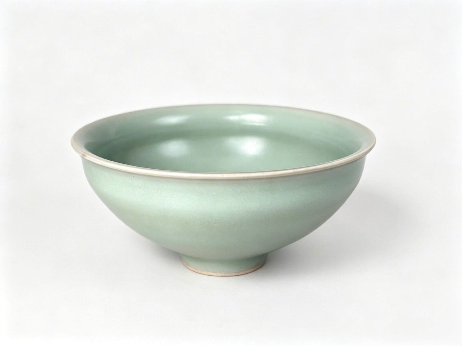 Southern Song Dynasty Longquan Kiln Pink Celadon Bundled-Mouth Tea Competition Cup (1 of 5)