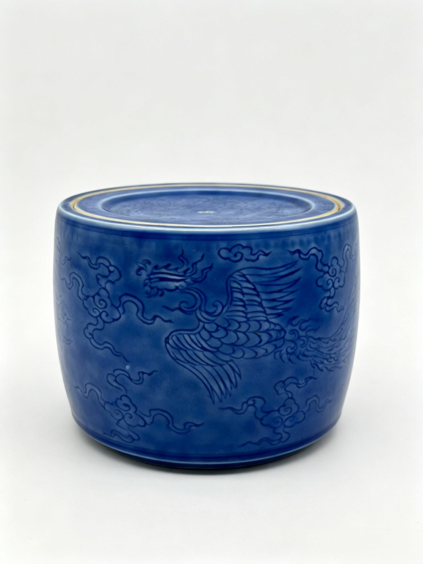 Xuande Mark, Ming Dynasty, Powder-Blue Glaze Cricket Jar with Incised Dragon and Phoenix Pattern (1 of 8)