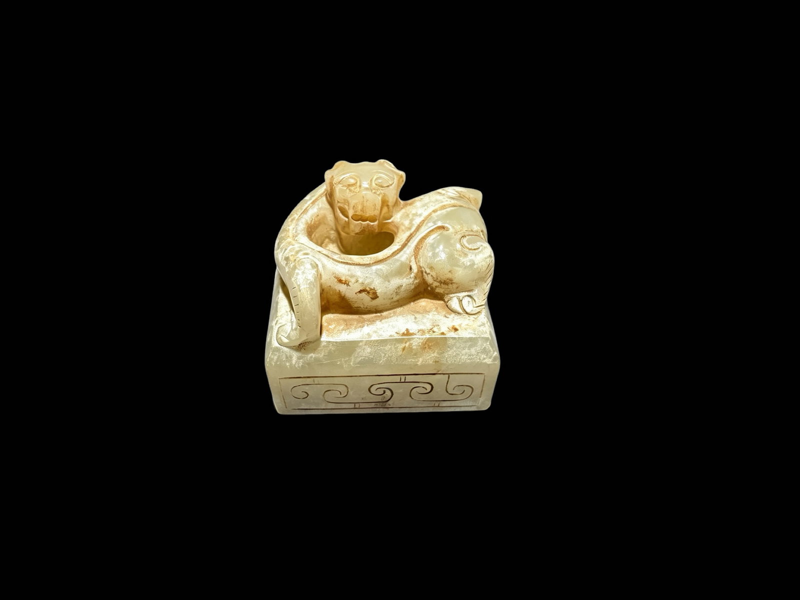 Hetian Jade Square Seal with High-Relief Chilong Dragon Knob (1 of 5)