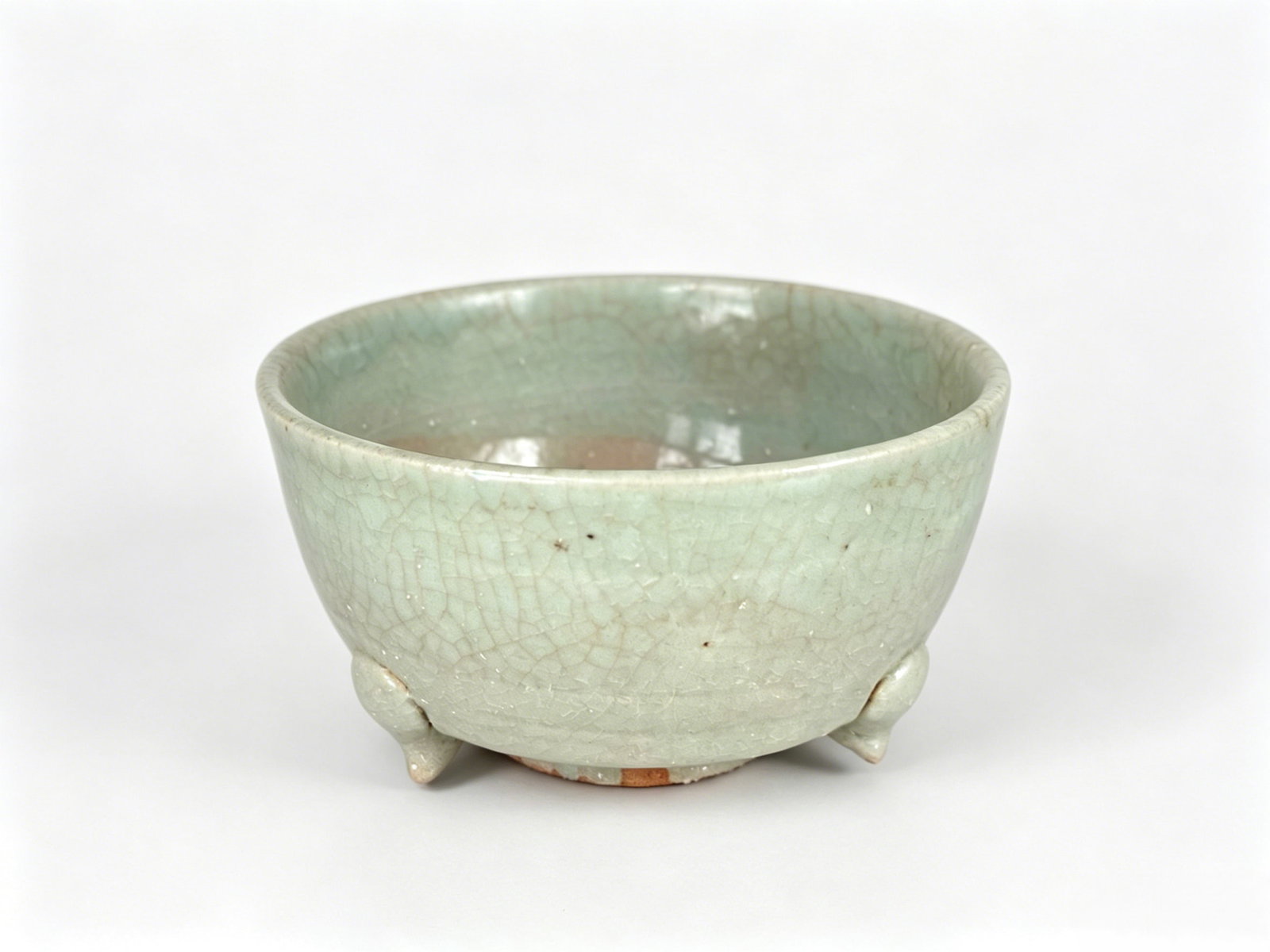 Ming Dynasty Longquan Kiln Greyish-Pink Crackle Celadon Three-Foot Cylindrical Qin Censer (1 of 5)