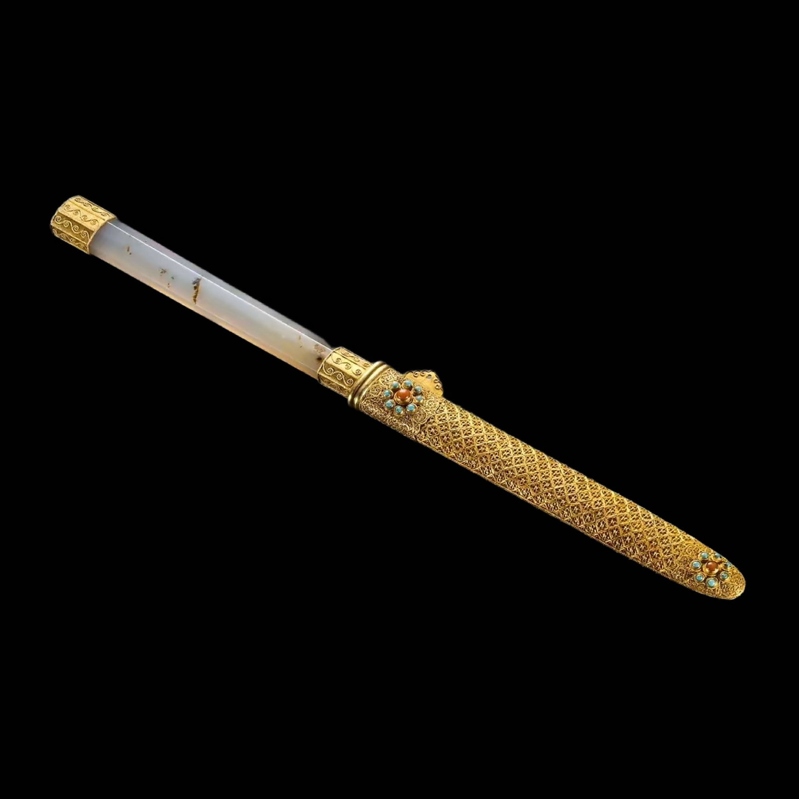 Liao Dynasty sword: 33.5 cm long, 3 cm wide, weight: 235g