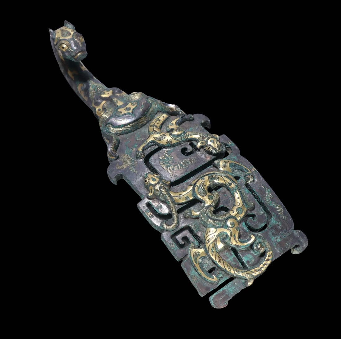 Warring States Bronze Belt Hook Inlaid with Gold and Silver Dragon and Tiger Patterns (1 of 9)