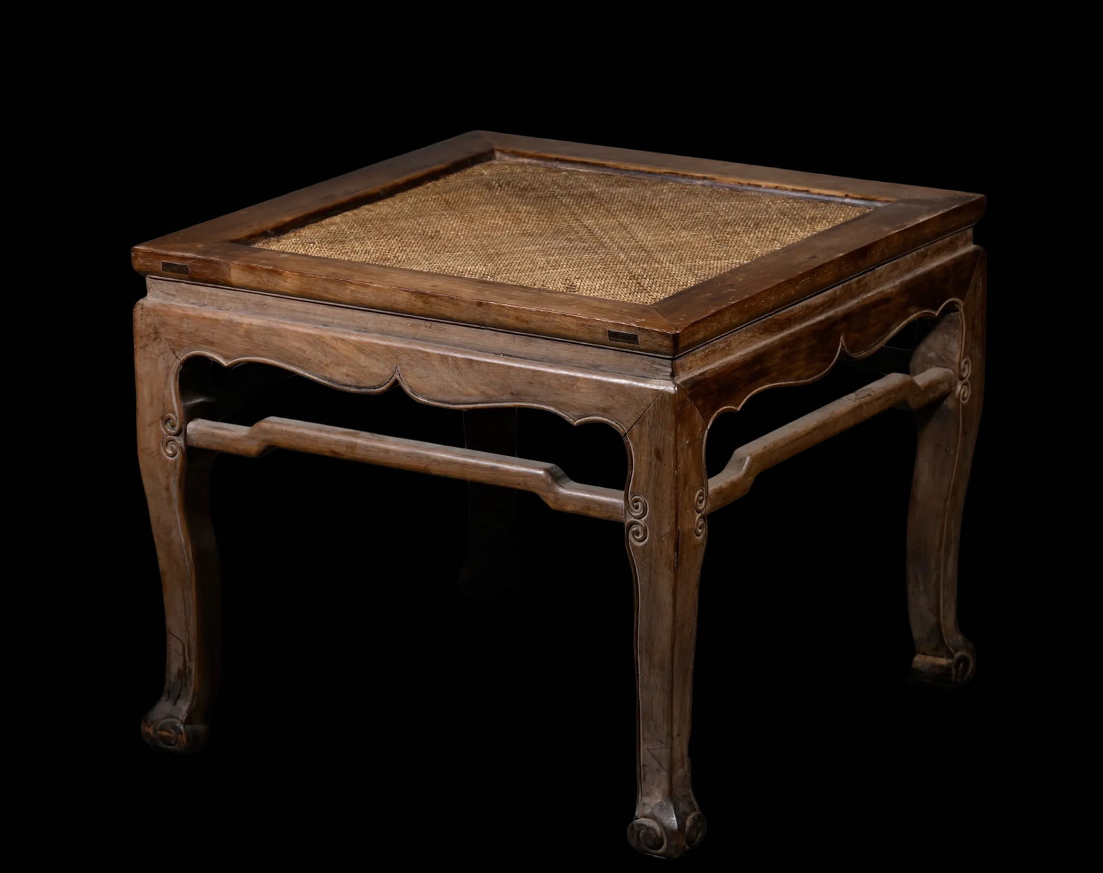 Huanghuali Waisted Zen Stool with Rattan Mat Seat, Late Ming to Early Qing Dynasty: Huanghuali Waisted Zen Stool with Rattan Mat Seat, Late Ming to Early Qing DynastyI. Basic InformationDating Suggestion: Late Ming to Early Qing Dynasty (17th–18th Centuries)Material: Authentic aged