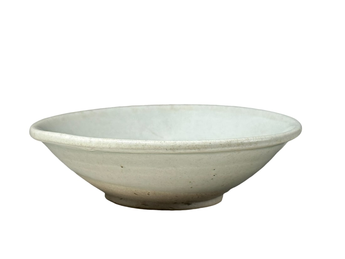 Tang Xing Kiln White Glazed Shallow Bowl with Bi-Disc Base (1 of 5)