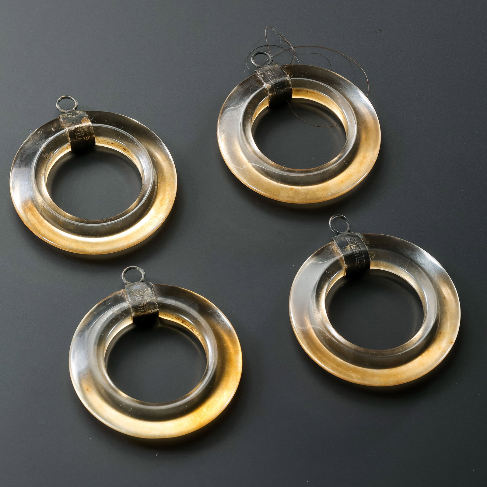 A set of Liao Dynasty agate rings from China: Diam . 6 cm . Weight 86 gram .