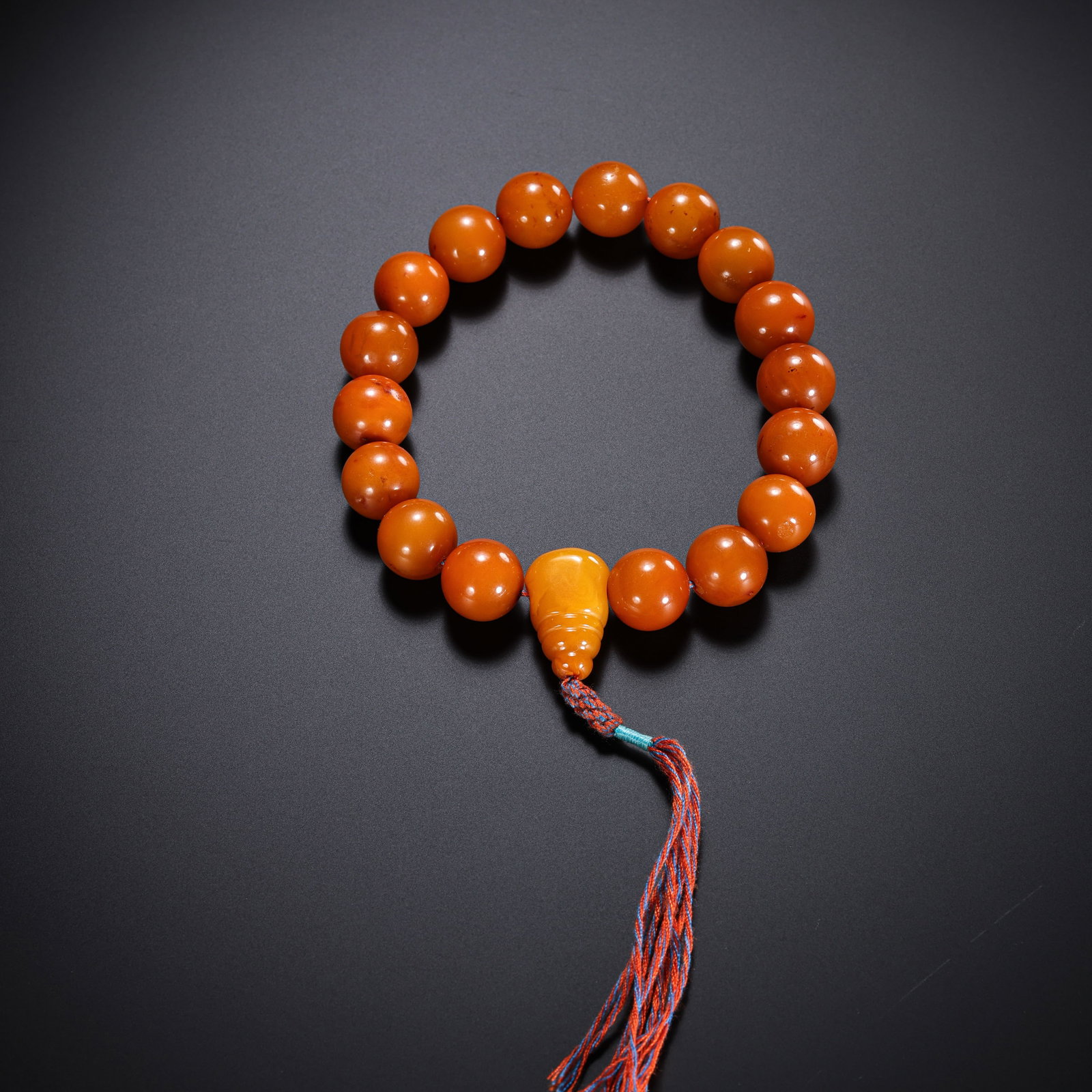 Chinese Qing Dynasty amber handheld (1 of 10)