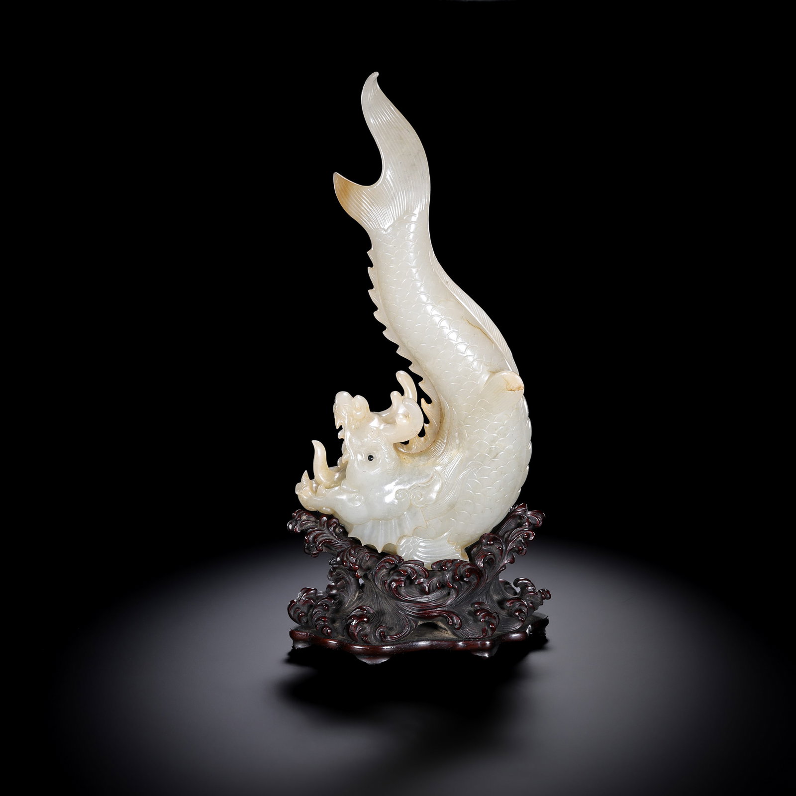 Chinese Qing Dynasty Hetian white jade turtle ornament: H . 21 cm . L . 9.5 cm . Weight 591 gram .