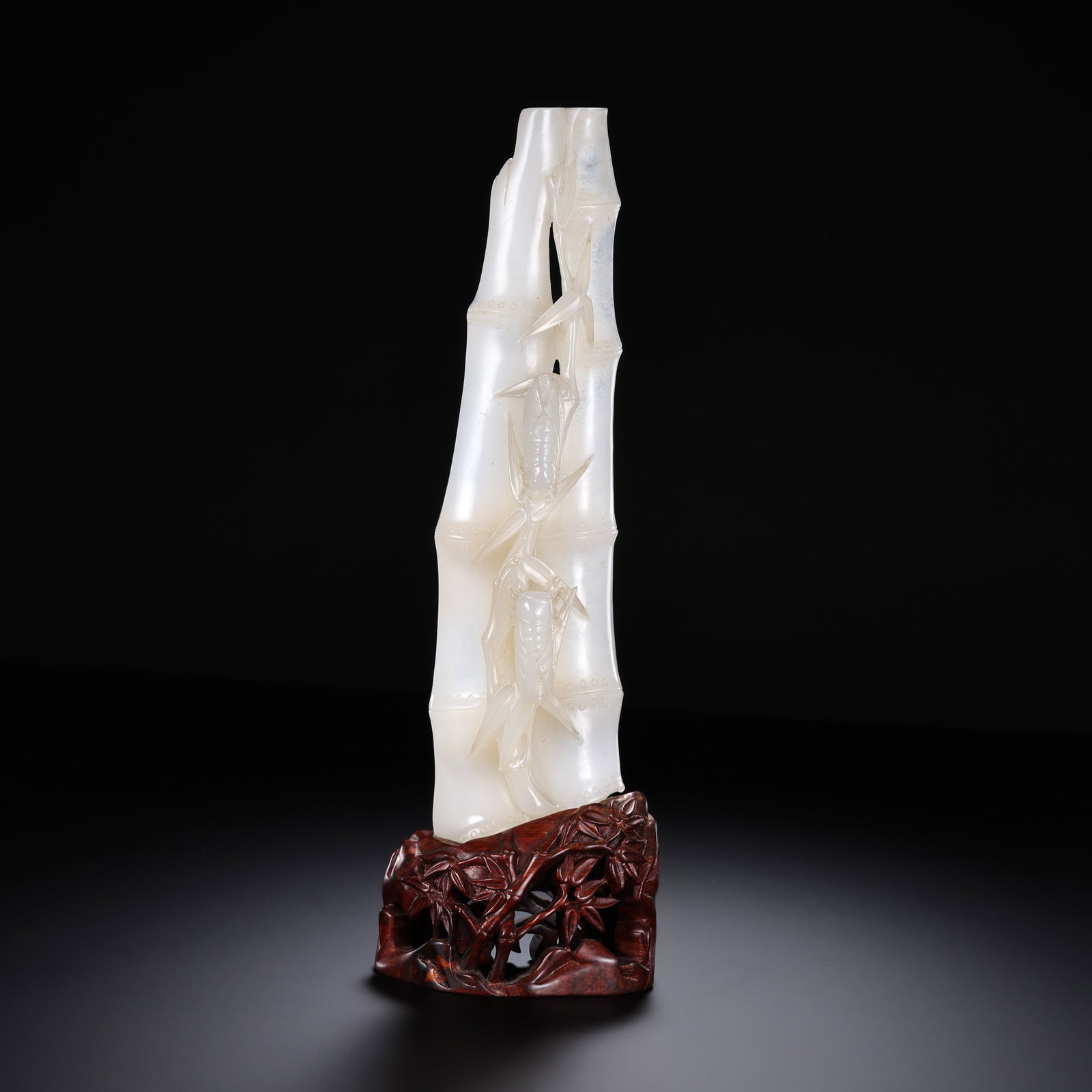 Chinese Qing Dynasty Hetian white jade bamboo ornament: H . 23.2 cm . L . 6 cm . Weight 225 gram .