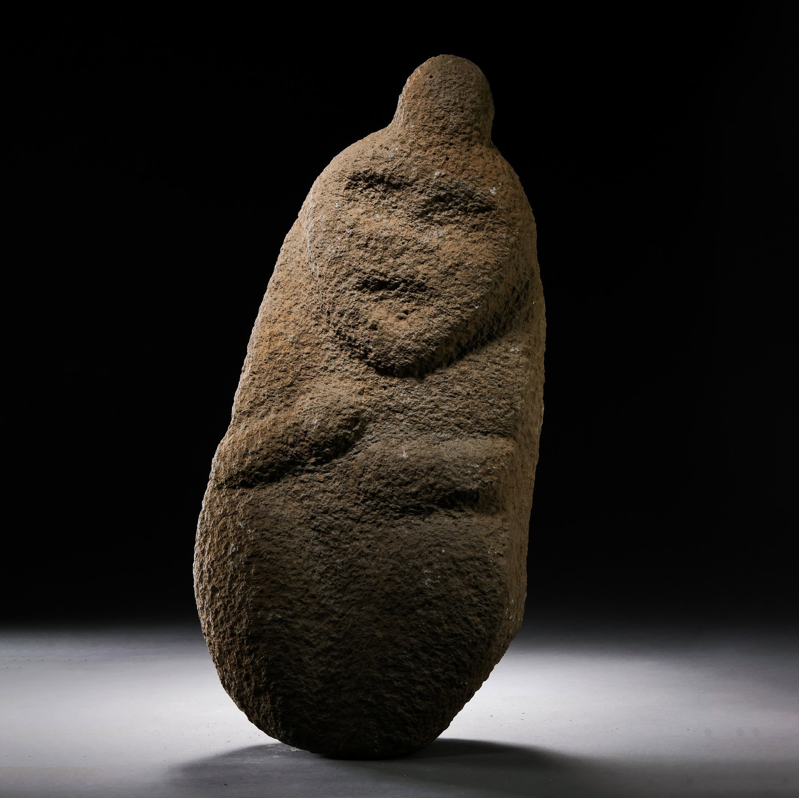 Stone figures from the Hongshan Culture period in China: H . 34.5 cm . L . 16 cm .