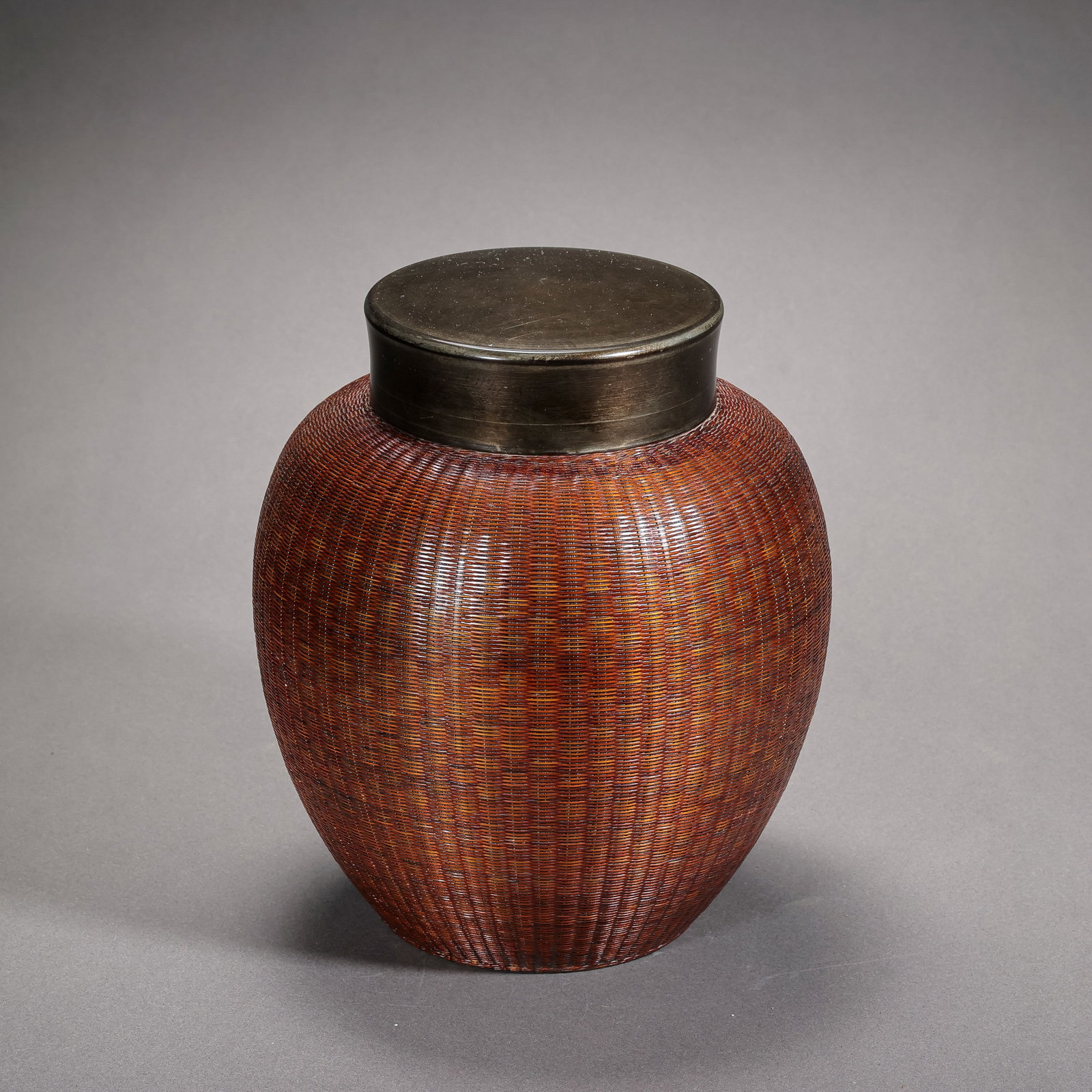 Chinese Qing Dynasty Tin-Lidded Jar: H . 18 cm . Weight 1299 gram .