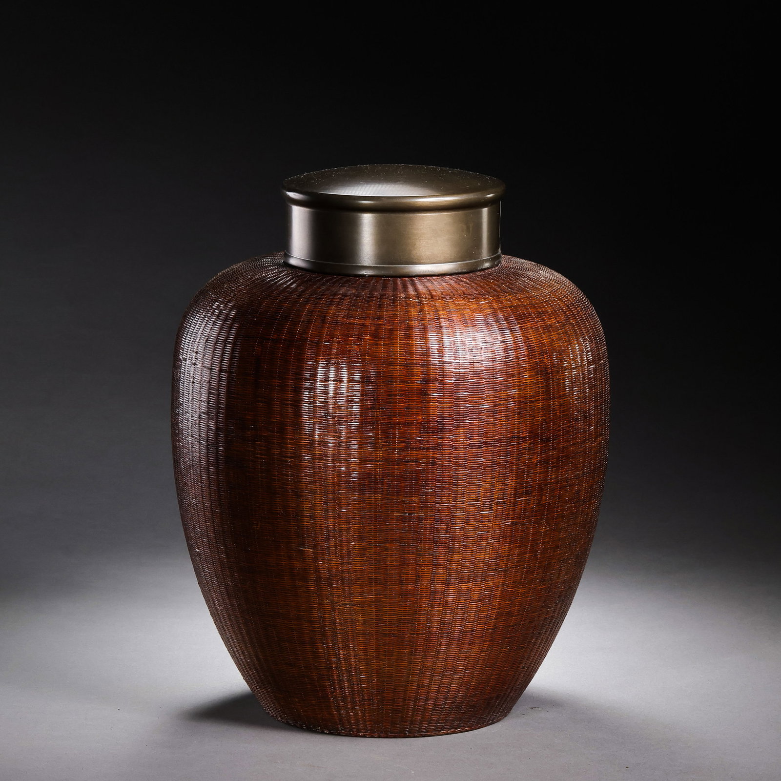 Chinese Qing Dynasty Tin-Lidded Jar: H . 25.5 cm . Weight 2865 gram .