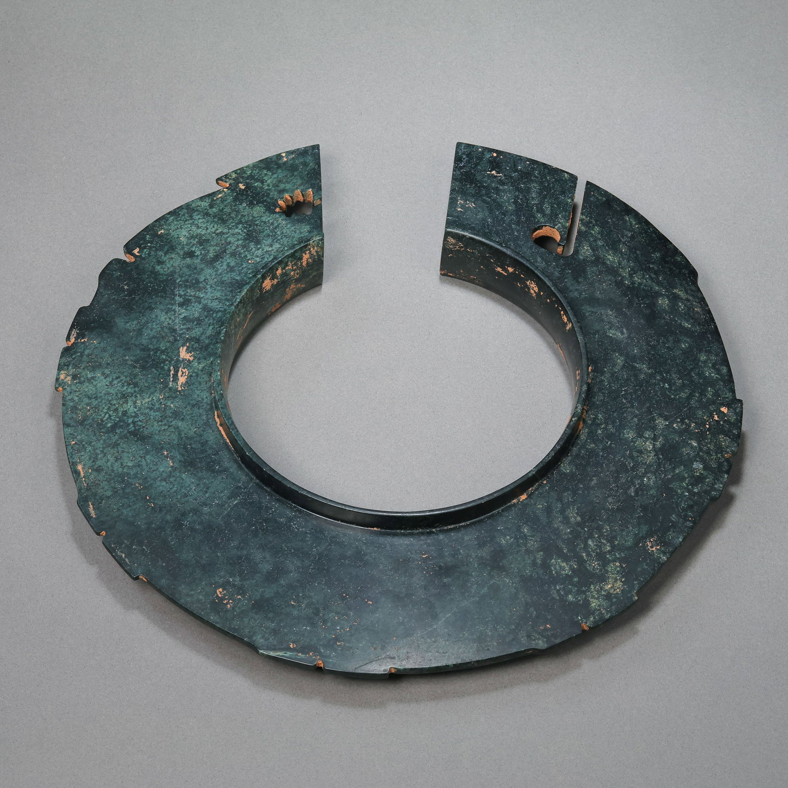 Jade artifacts from the Neolithic period in China: Diam . 25.5 cm . Weight 669 gram .