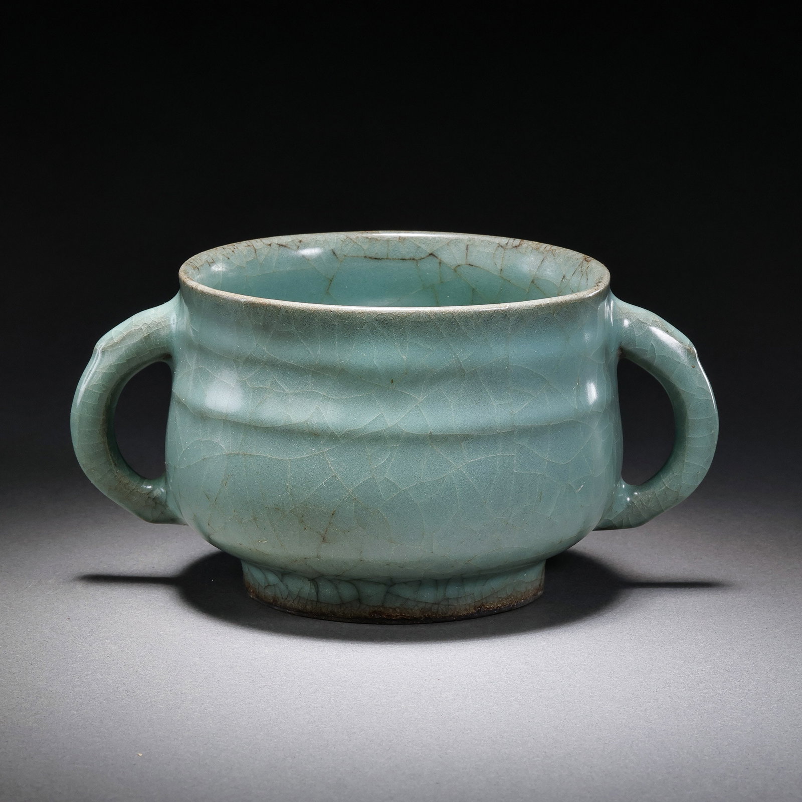 Celadon Gui-style Incense Burner from Longquan Kiln, Southern Song Dynasty, China: H . 7.2 cm . Diam . 14 cm .