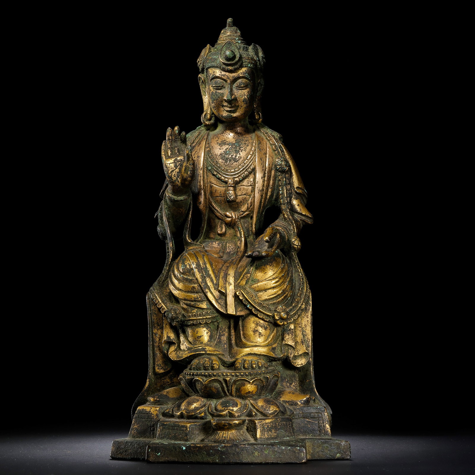 Chinese Ming Dynasty Gilt Bronze Seated Buddha Statue: H . 26.5 cm . L . 13.5 cm . Weight 2226 gram .