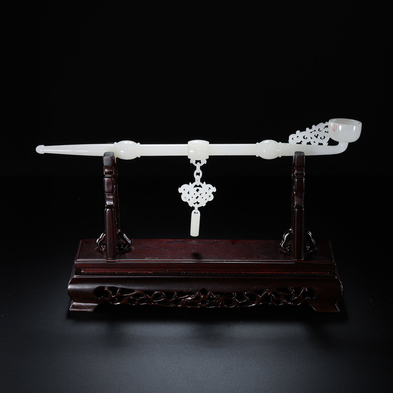 Chinese Qing Dynasty Hetian white jade pipe: L . 28.5 cm . H . 3 cm . L . 24.3 cm . Weight 400 gram .