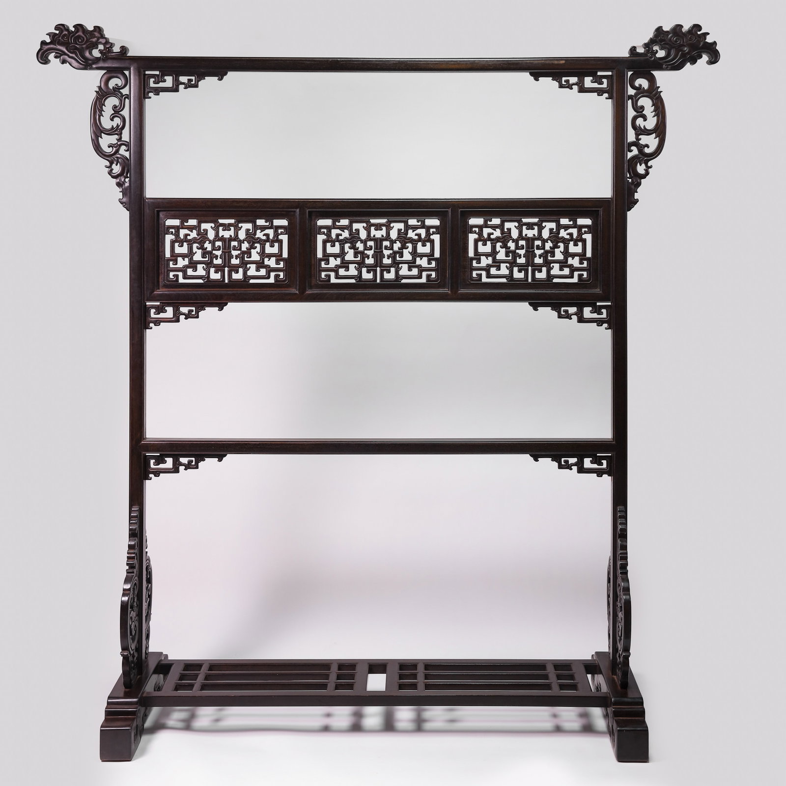 Chinese Qing Dynasty Rosewood Clothes Hanger: H . 177 cm . L . 170 cm .