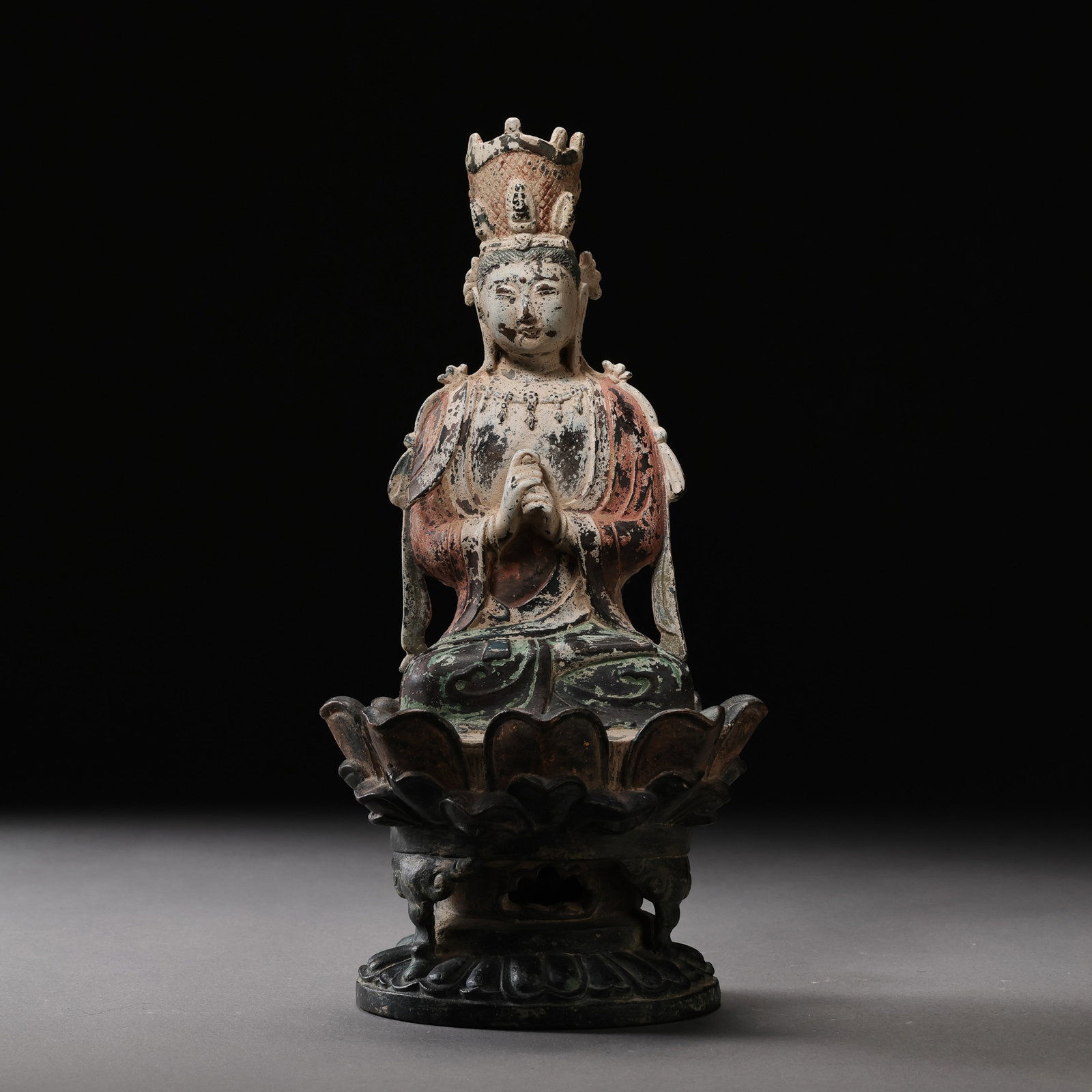 Seated Buddhist statue from the Liao Dynasty in China: H . 23 cm . L . 11 cm . Weight 1576 gram .