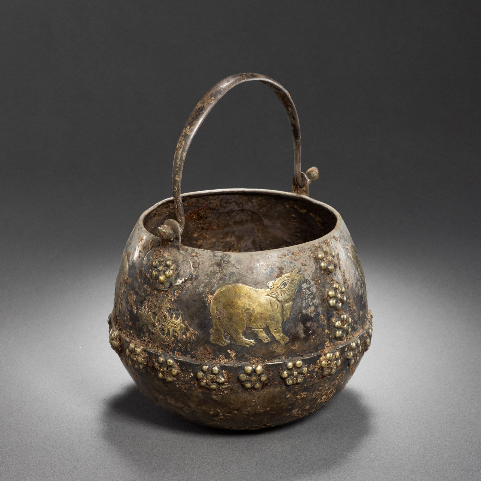 Chinese Tang Dynasty Silver Gilt Jar with Handle: H . 17.5 cm . L . 14 cm . Weight 484 gram .
