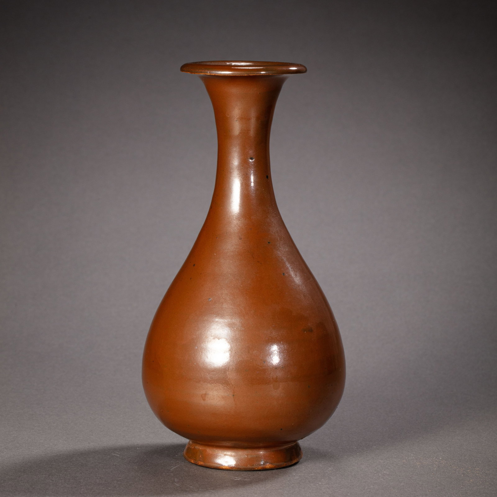 Red-glazed Yuhuchun vase from Yaozhou kiln, Northern Song Dynasty, China (1 of 8)