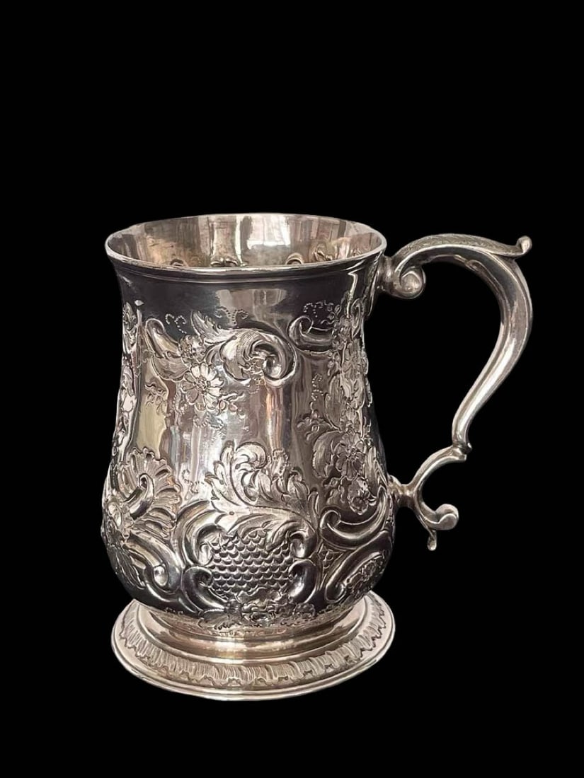 European Antique Silverware, Samuel Wood of London, England. High?relief Floral?pattern (1 of 9)