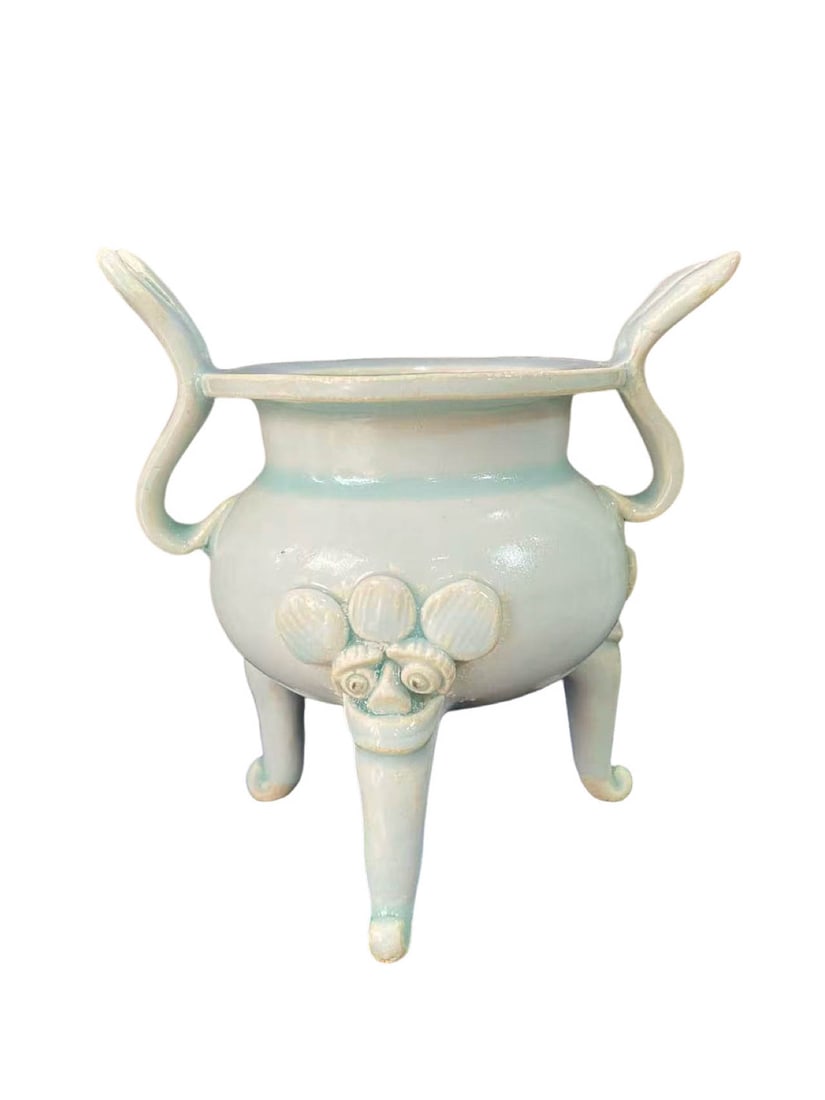 Hutian?Yao Yingqing?Glazed Tripod Censer with Applied Beast?Mask Decoration and Crowned?Ears: Suggested Period: Song?Yuan Dimensions: Maximum diameter 3.94?in; overall height 3.94?in
