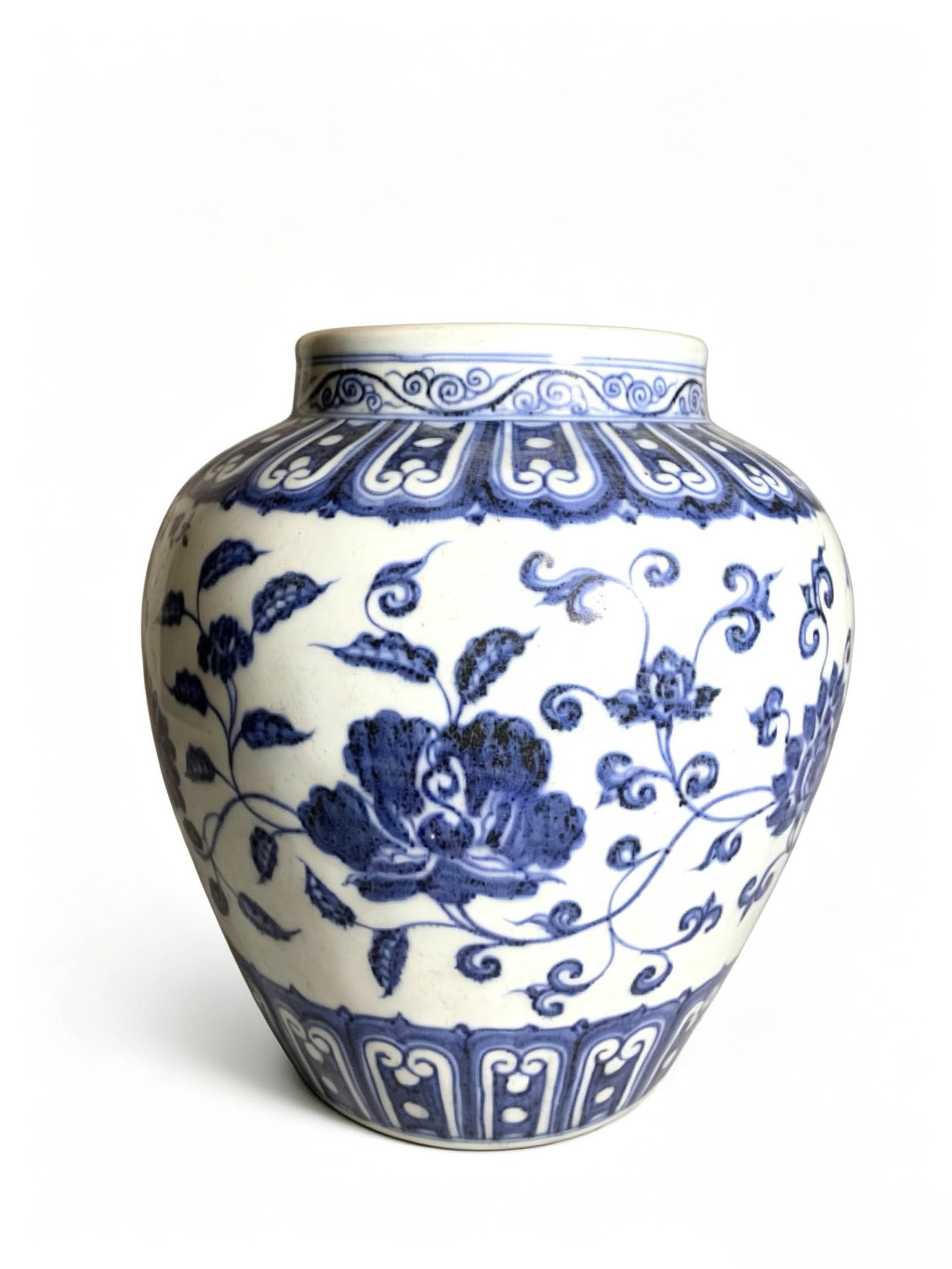Blue?and?White Jar with Interlocking Floral Scrolls - 2