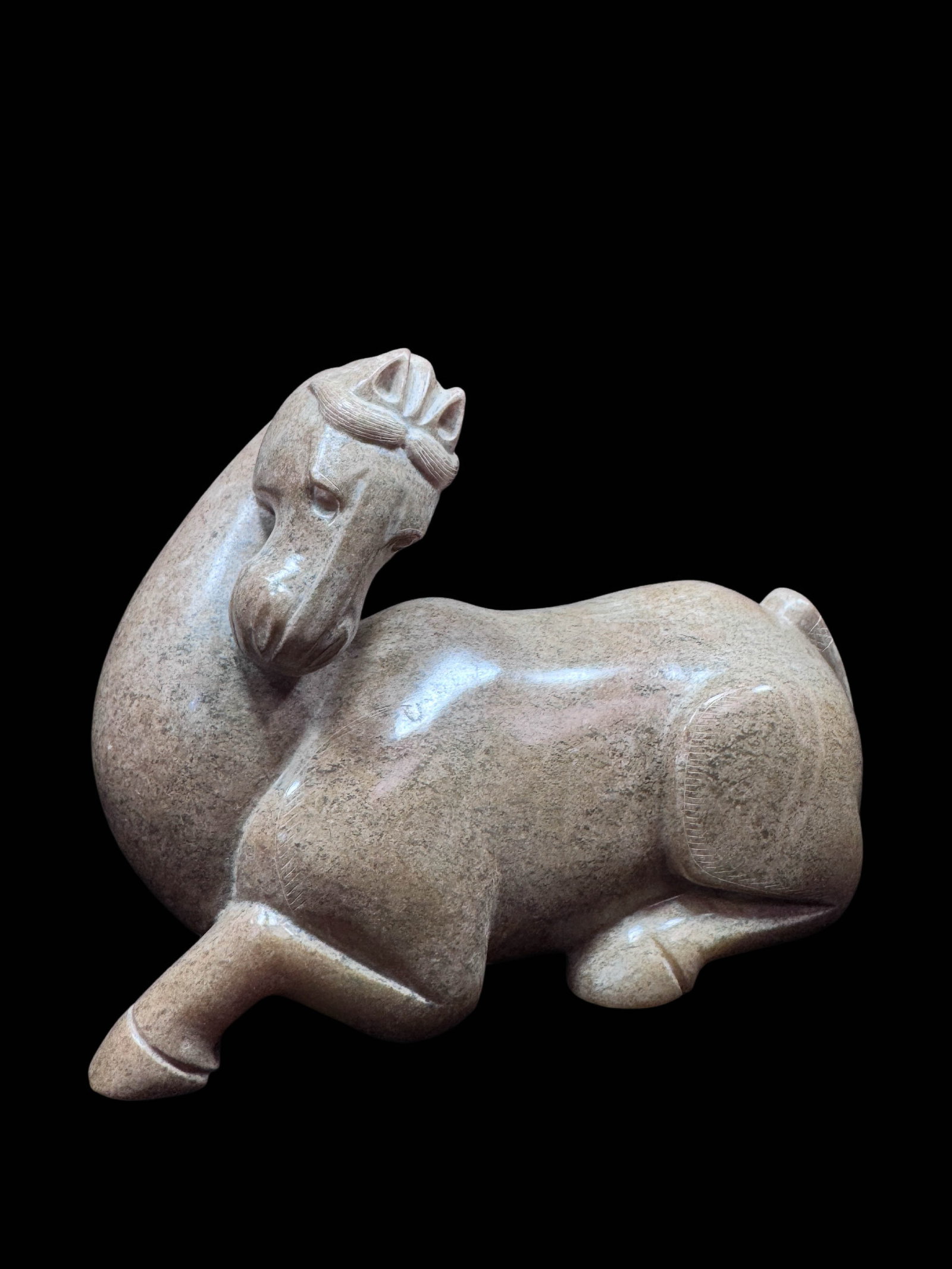 Recumbent Jade Horse: Recumbent Jade HorseSuggested Period: Han DynastyDimensions: Length 17?cm (6.69 in), Width 7.47?cm (2.94 in), Height 12.5?cm (4.92 in); Weight 1858?gCondition: Fully carved from a single block of