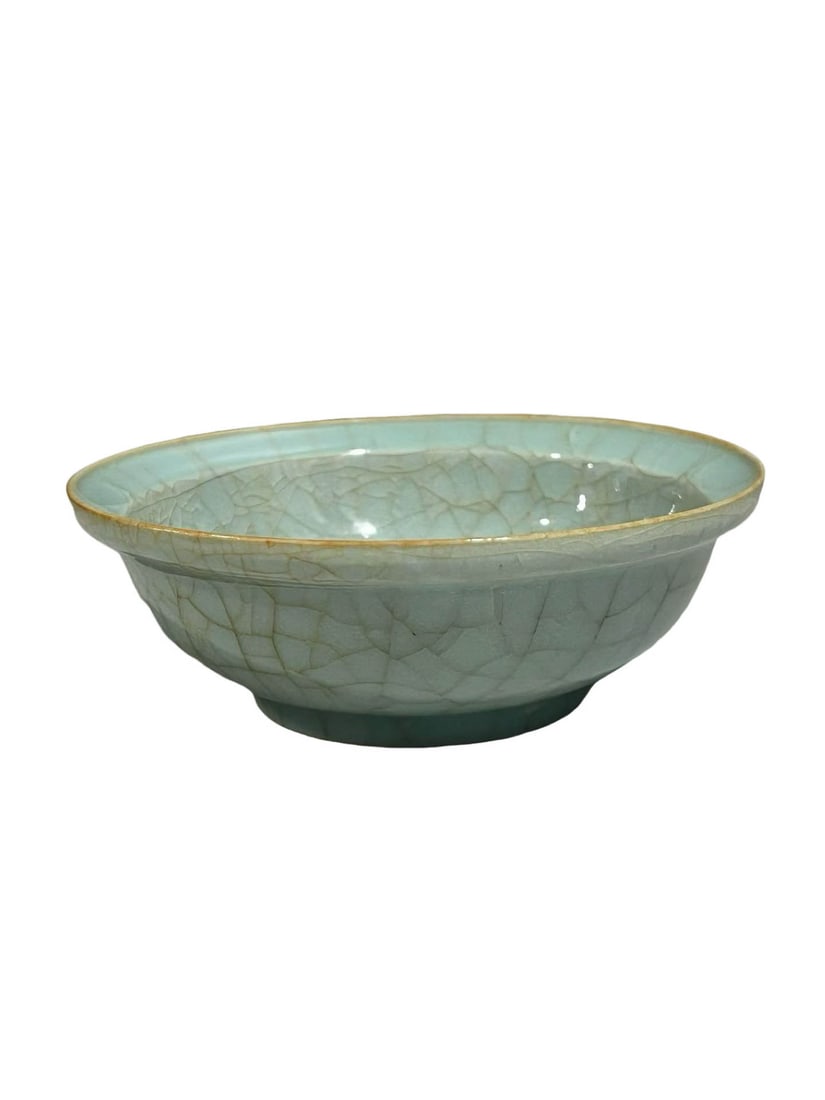 Longquan?Yao Powder?Blue Glaze Folded?Rim Washer (1 of 6)