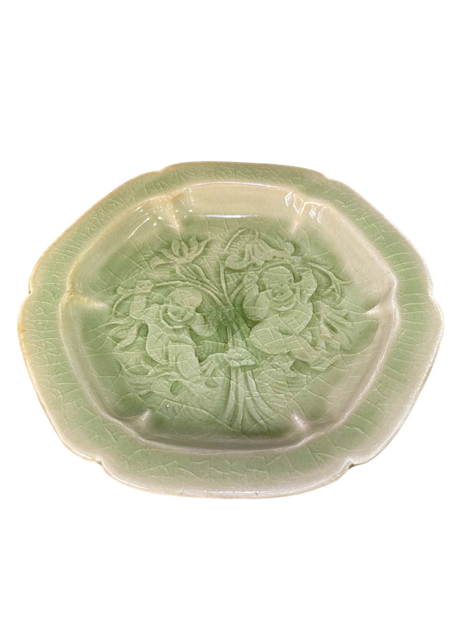 Longquan?Kiln Celadon Carved Foliate?Rim Dish with Boys?and?Lotus Motif (1 of 6)