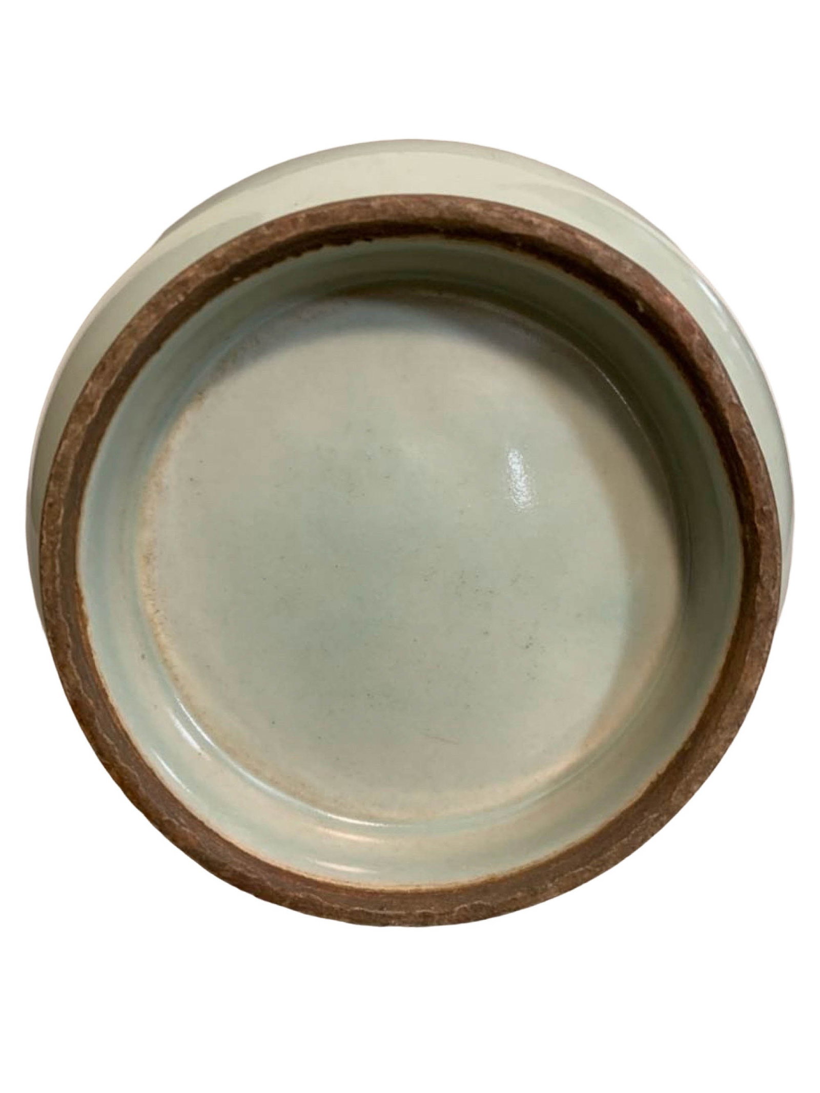 Longquan Kiln Vase with Bow?String Decoration - 14