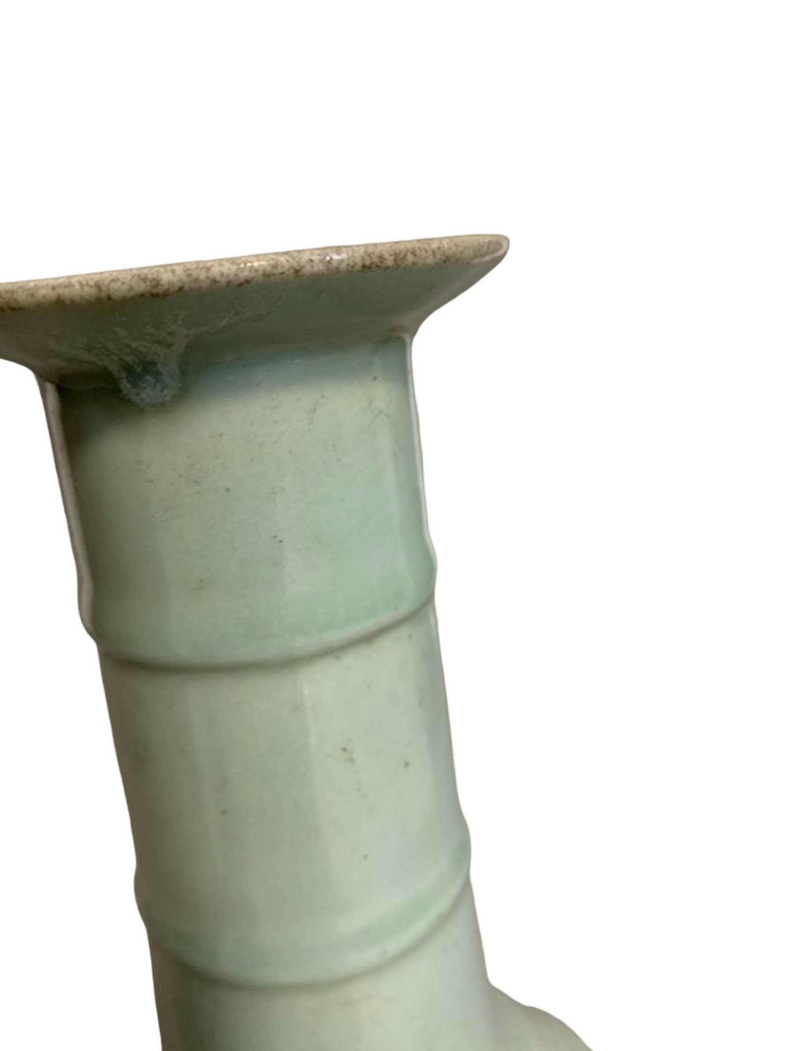 Longquan Kiln Vase with Bow?String Decoration - 3