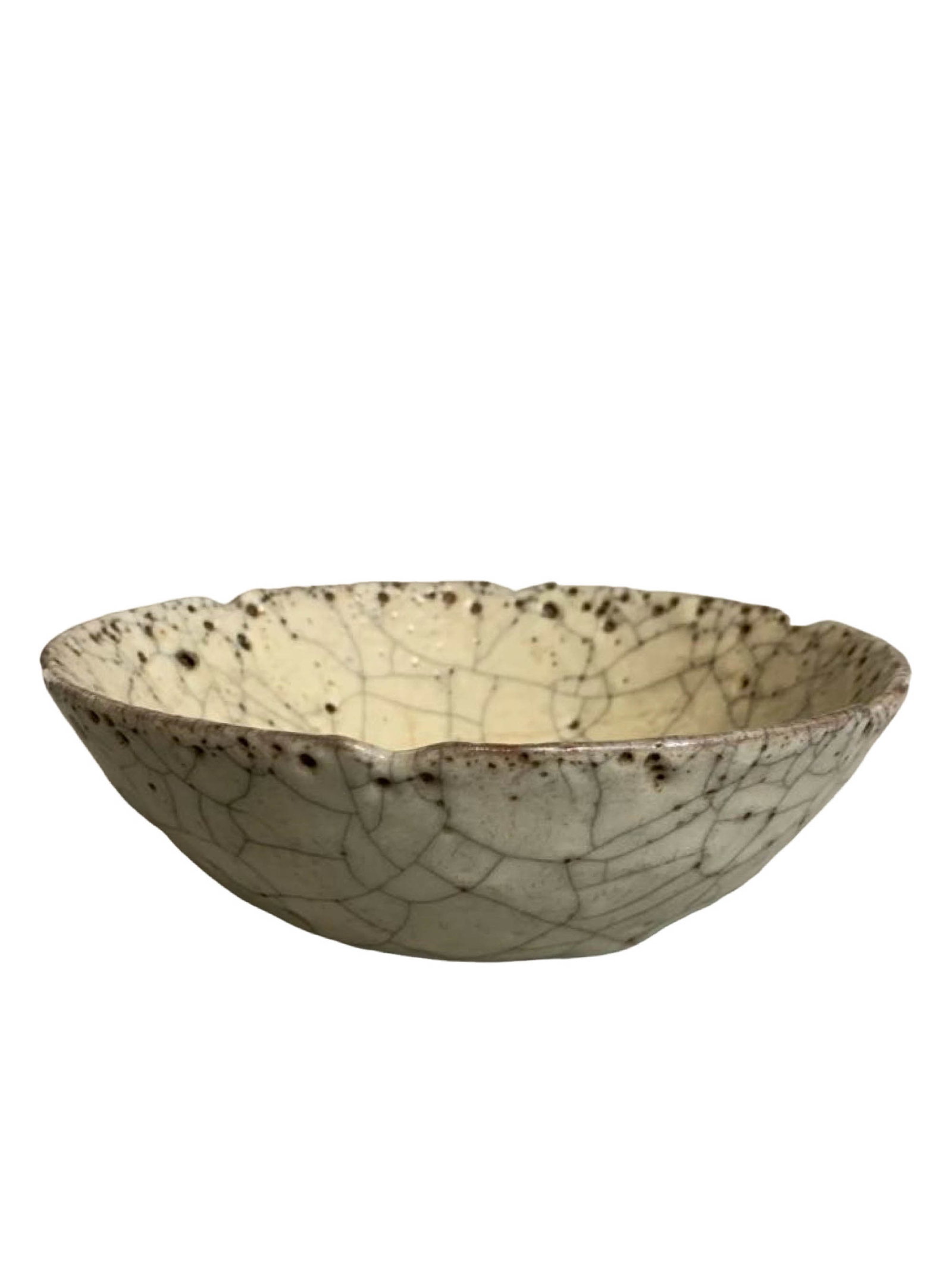 Ge?Yao?Style Lobed Bowl: Ge?Yao?Style Lobed BowlBasic ArchiveDimensions: Height 2.76 inches, Diameter 7.60 inchesForm: Lobed?rim bowl with flared opening. The rim is shaped into six?lobed foliate profile. The wall tapers