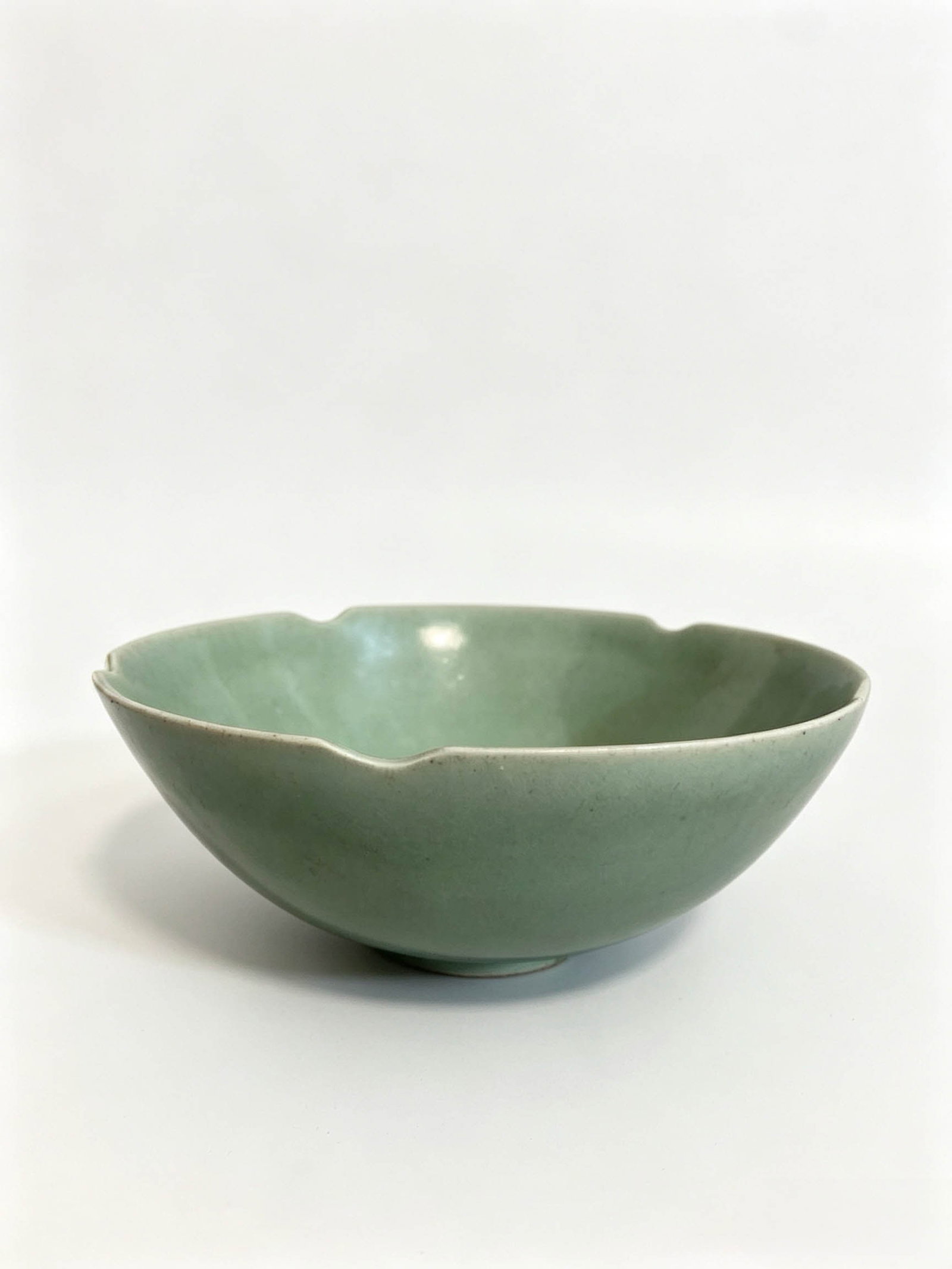 Longquan?Yao Lobed?Rim Large Bowl: Longquan?Yao Lobed?Rim Large BowlBasic ArchiveDimensions: Height 3.39 inches, Diameter 8.46 inchesForm: Large bowl with six?lobed foliate rim. The mouth flares outward, paired with full curved body.