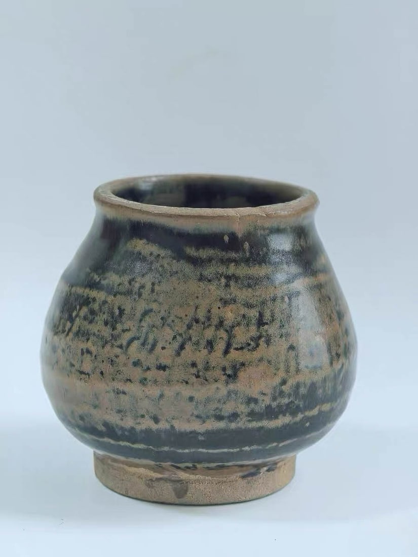 Song-Yuan Ganzhou Kiln Black Glaze Heart-Shaped Jar (1 of 4)