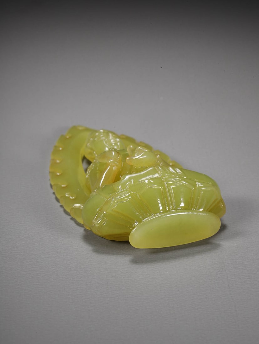 Heitan yellow jade buddha statue; Dimensions: 7.2x3.8x1.8cm; Weight: 41.2 grams;: Heitan yellow jade buddha statue; Dimensions: 7.2x3.8x1.8cm; Weight: 41.2 grams;