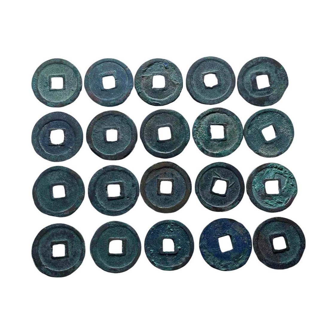 Group of Twenty Hongwu?Tongbao Coins: Group of Twenty Hongwu?Tongbao CoinsSuggested Period: Hongwu Reign, Ming DynastyVariants: Small?size cash coins cast by central and provincial mints under the Hongwu reign. Obverse bears