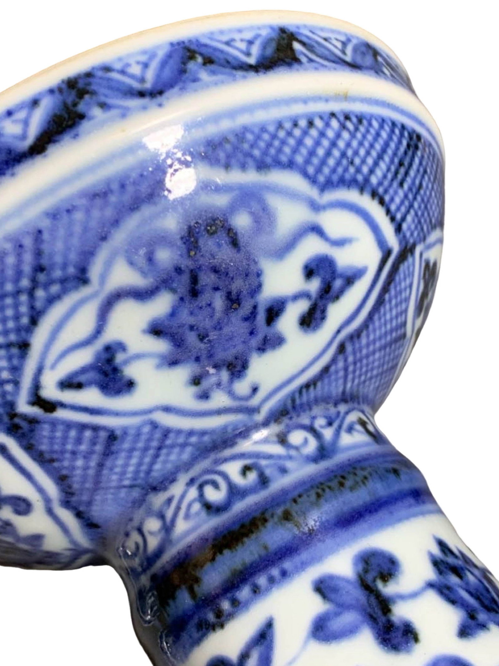 Blue and White High?Footed Covered Box - 5